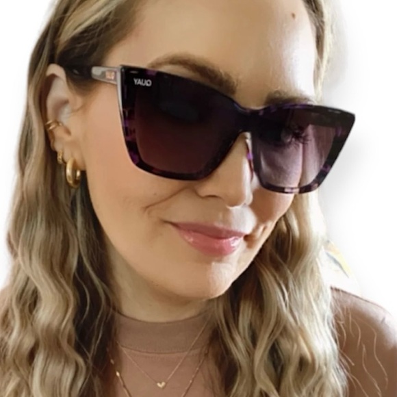 QUAY Confidential Sunglasses Purple Tortoise Frame Grey Gradient Lens NWT - Picture 2 of 7
